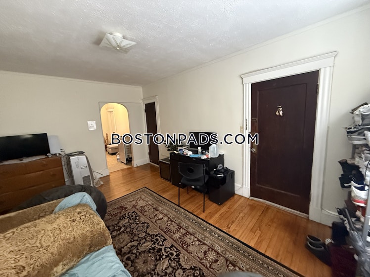 Pleasant St., Malden