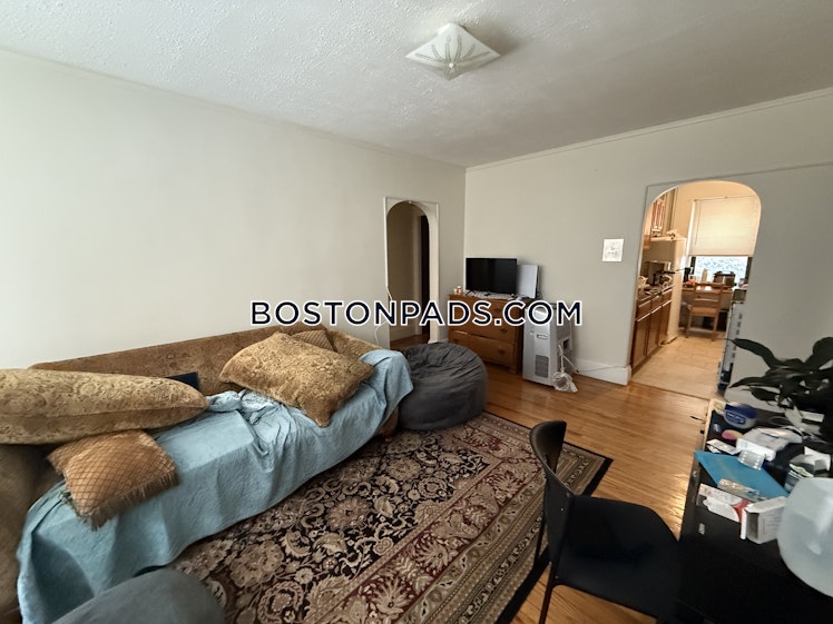 Pleasant St., Malden