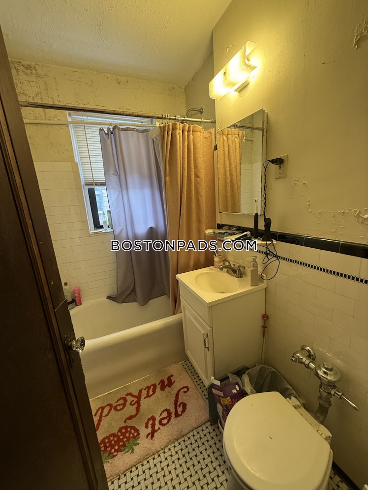 Pleasant St., Malden