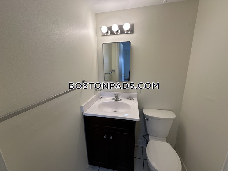 Freeman St., Brookline