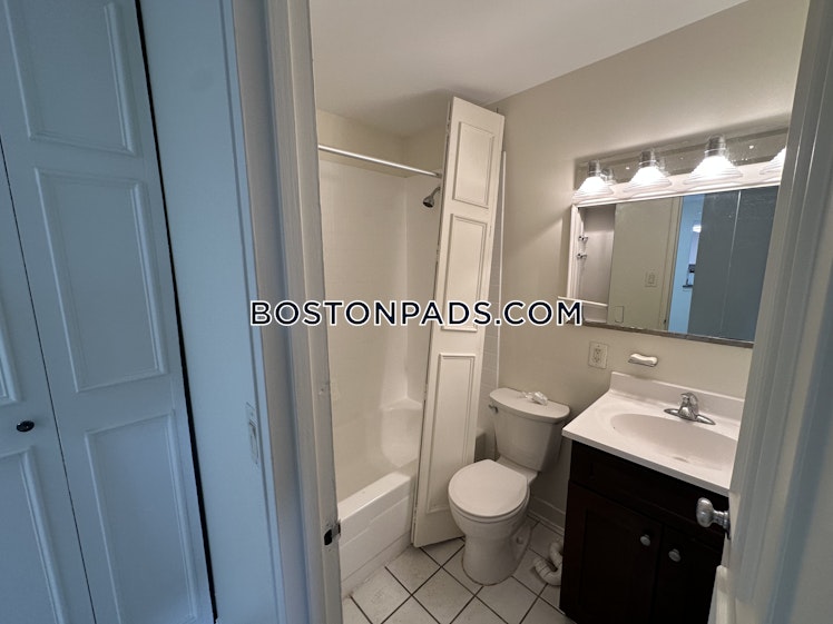 Freeman St., Brookline