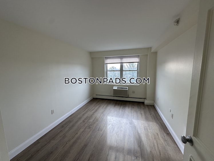 Freeman St., Brookline