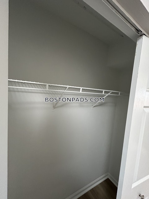 Vanage Ter. Swampscott photo 13