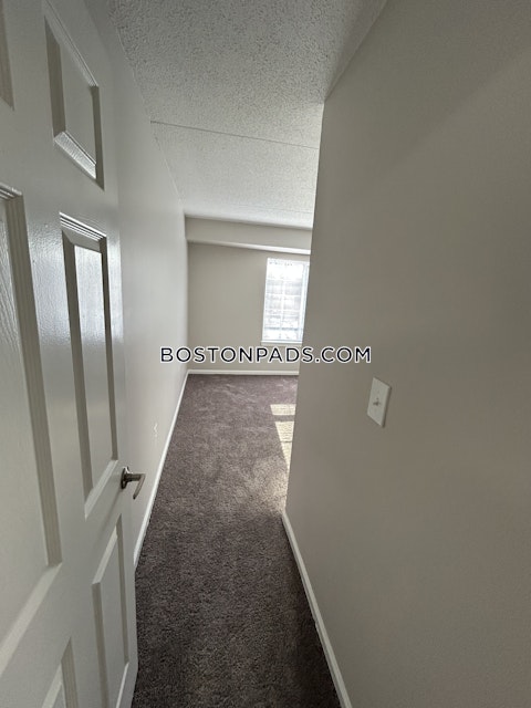 Vanage Ter. Swampscott photo 11