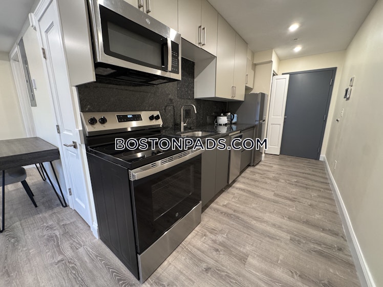 Commonwealth Ave., Boston