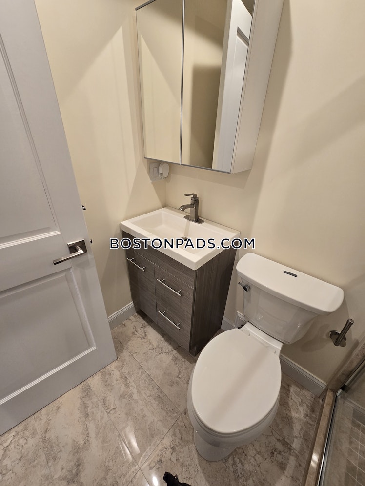 Commonwealth Ave., Boston