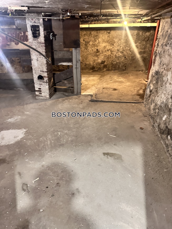 Boston - $3,950+ /mo