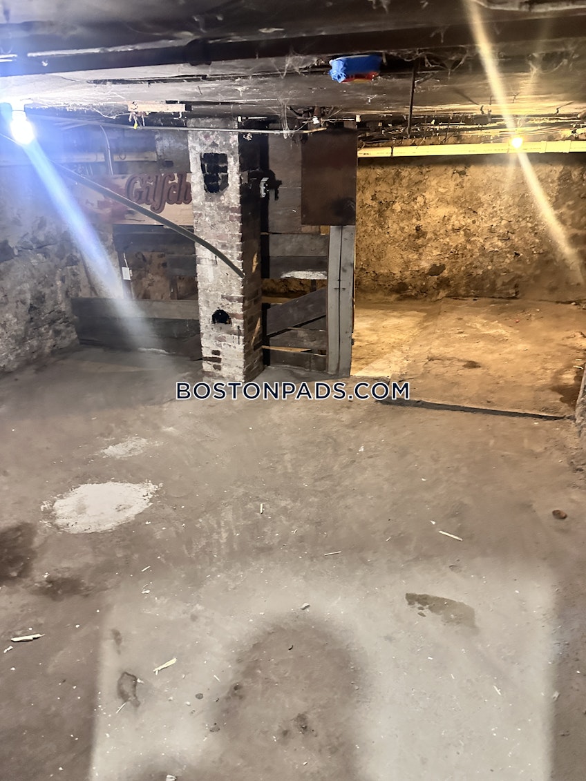 Boston - $3,950+ /month