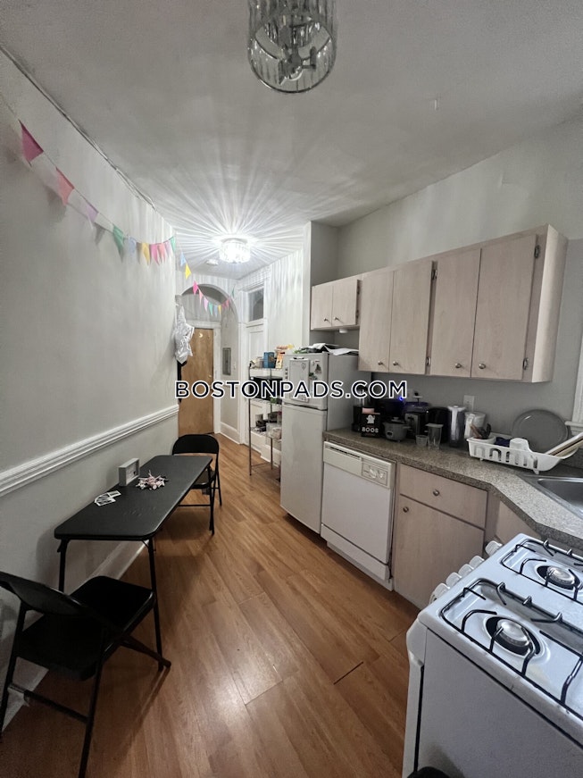 Boston - $4,100+ /mo