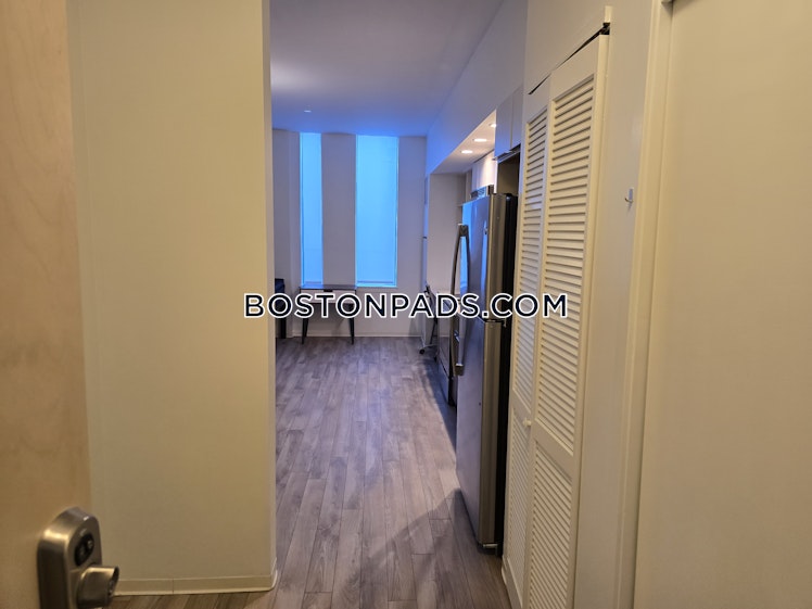 Commonwealth Ave., Boston