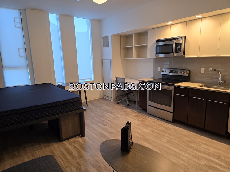 Commonwealth Ave., Boston