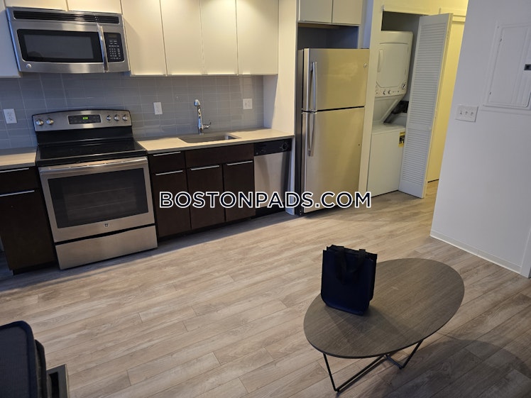 Commonwealth Ave., Boston