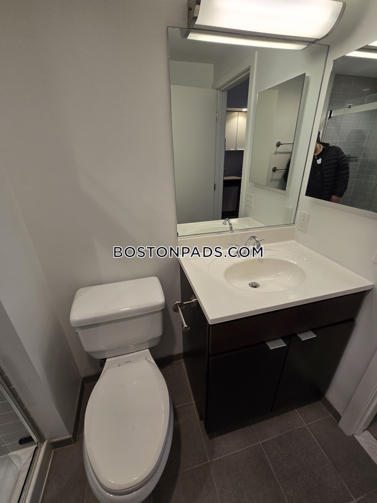 Commonwealth Ave., Boston