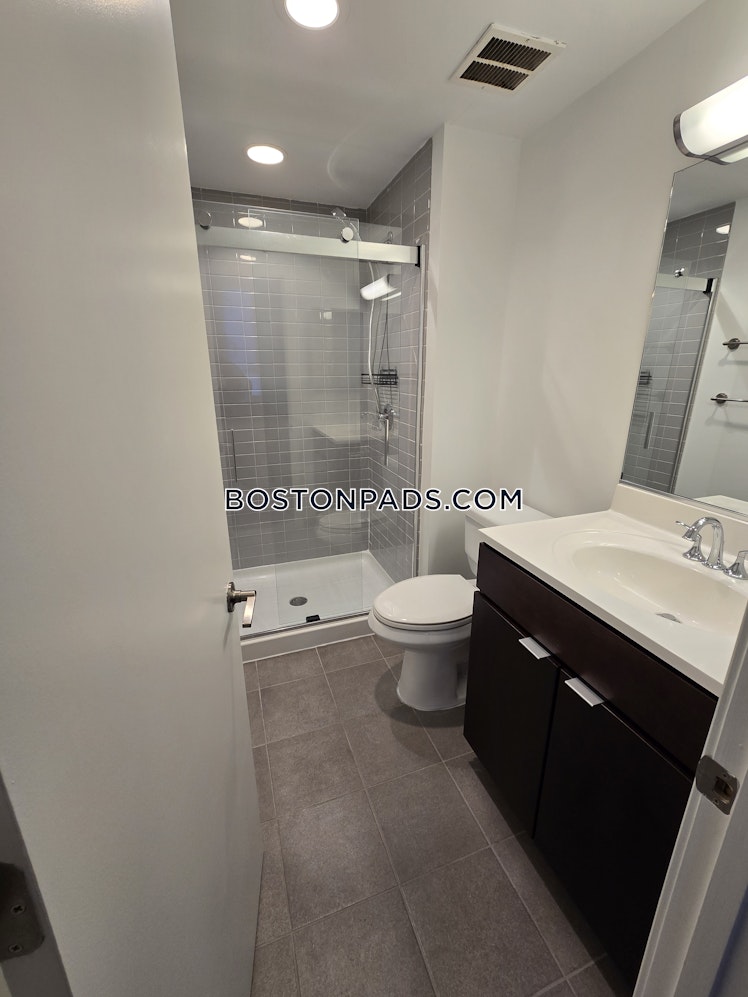 Commonwealth Ave., Boston