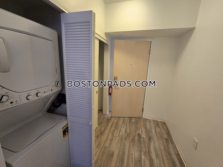 Commonwealth Ave., Boston