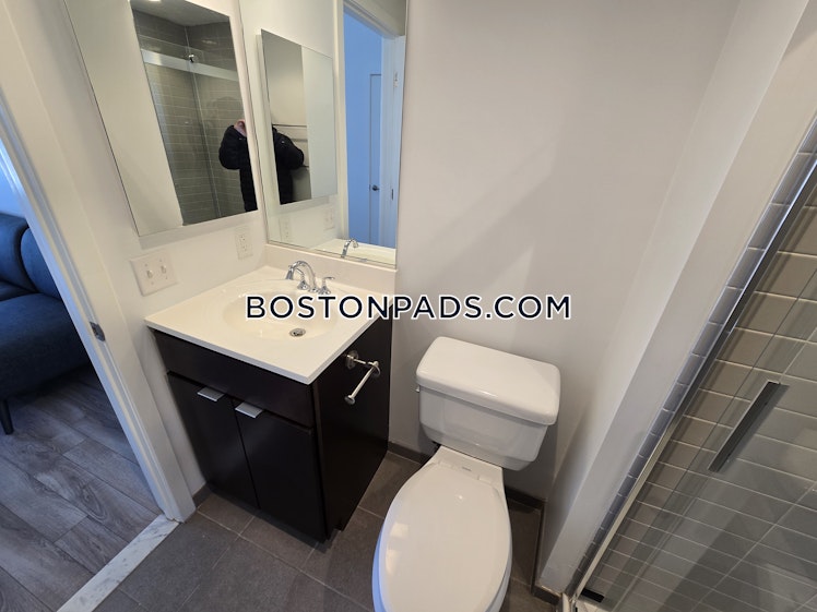 Commonwealth Ave., Boston