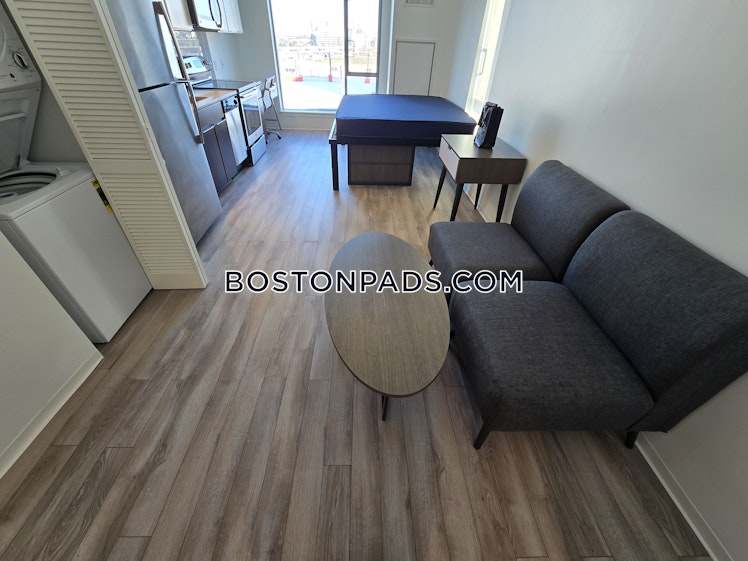 Commonwealth Ave., Boston