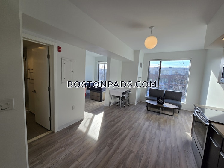 Commonwealth Ave., Boston