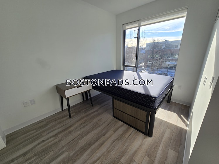 Commonwealth Ave., Boston