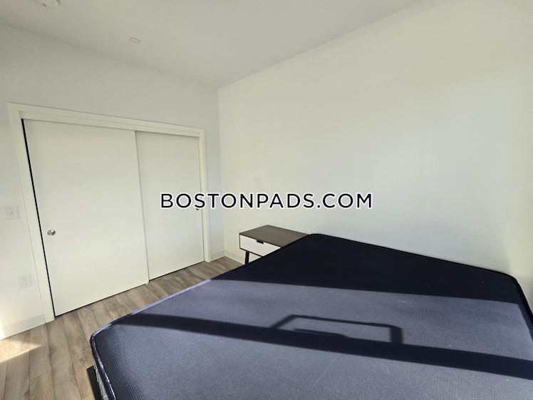 Commonwealth Ave., Boston