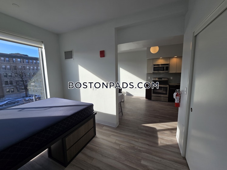 Commonwealth Ave., Boston