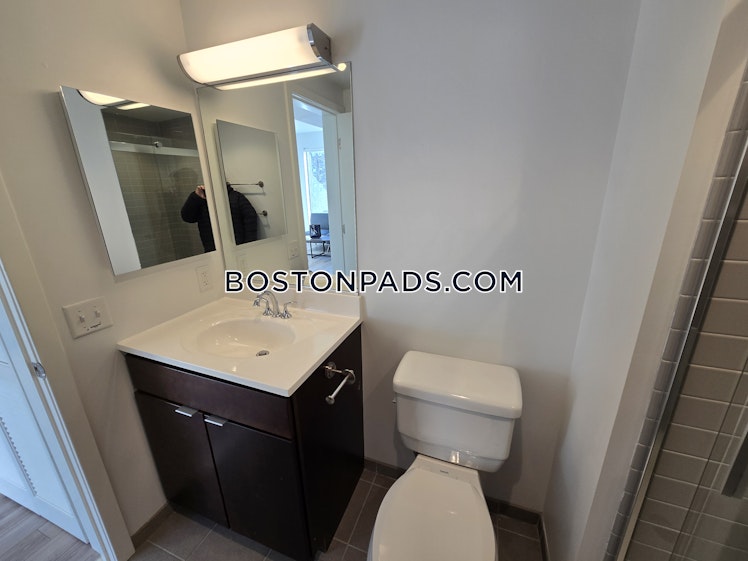 Commonwealth Ave., Boston