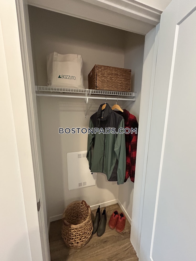 Hood Park Dr., Boston