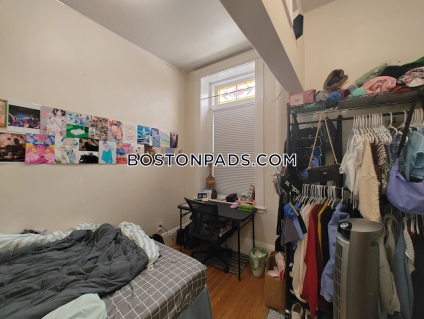 Boston - $4,725+ /month