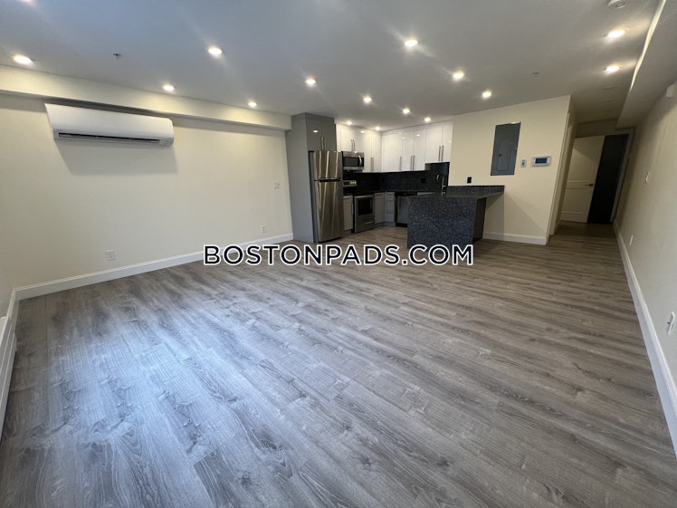 Commonwealth Ave., Boston