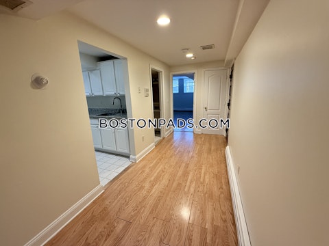 Commonwealth Ave. Boston photo 25