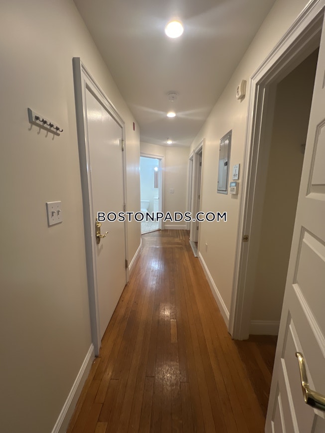 Boston - $2,700+ /mo