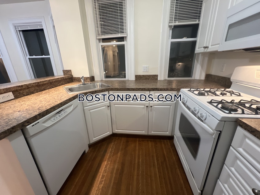 Boston - $2,700+ /month