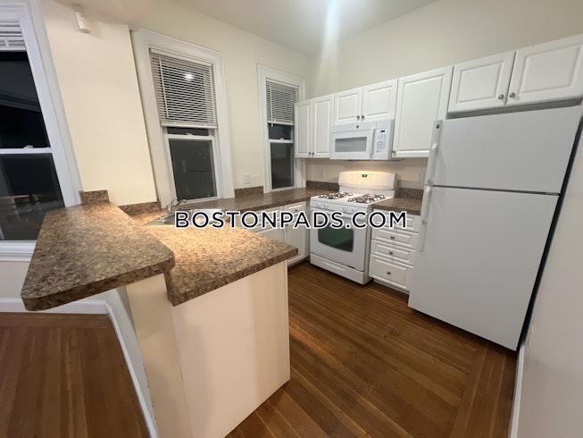 Boston - $2,700+ /mo