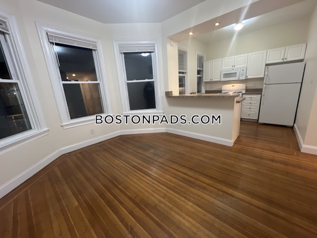Boston - $2,700+ /mo