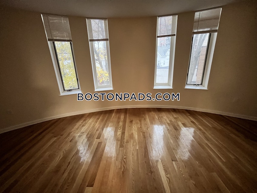 Somerville - $3,950+ /month
