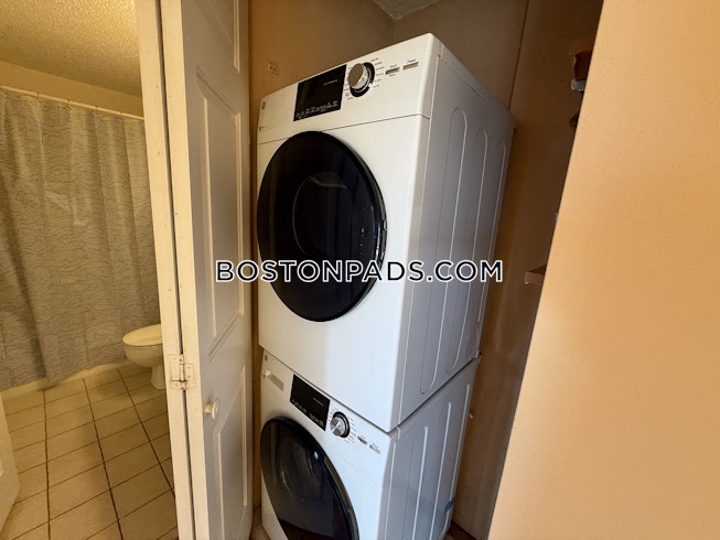 Medford - $3,100+ /mo