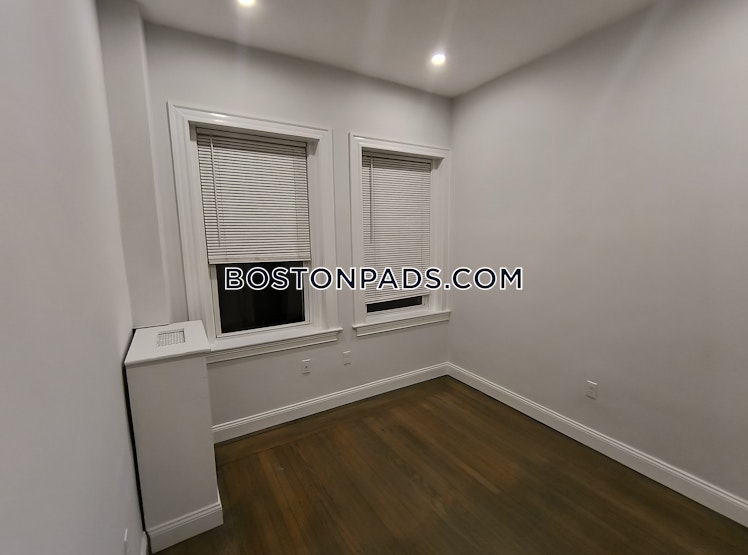 Queensberry St., Boston