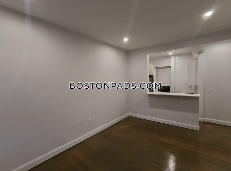 Queensberry St., Boston