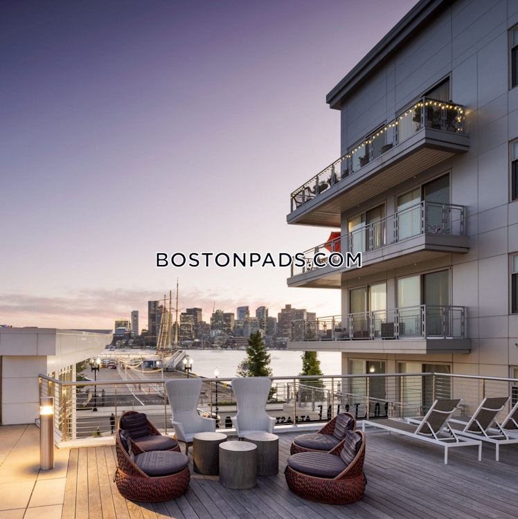 East Pier Dr, Boston