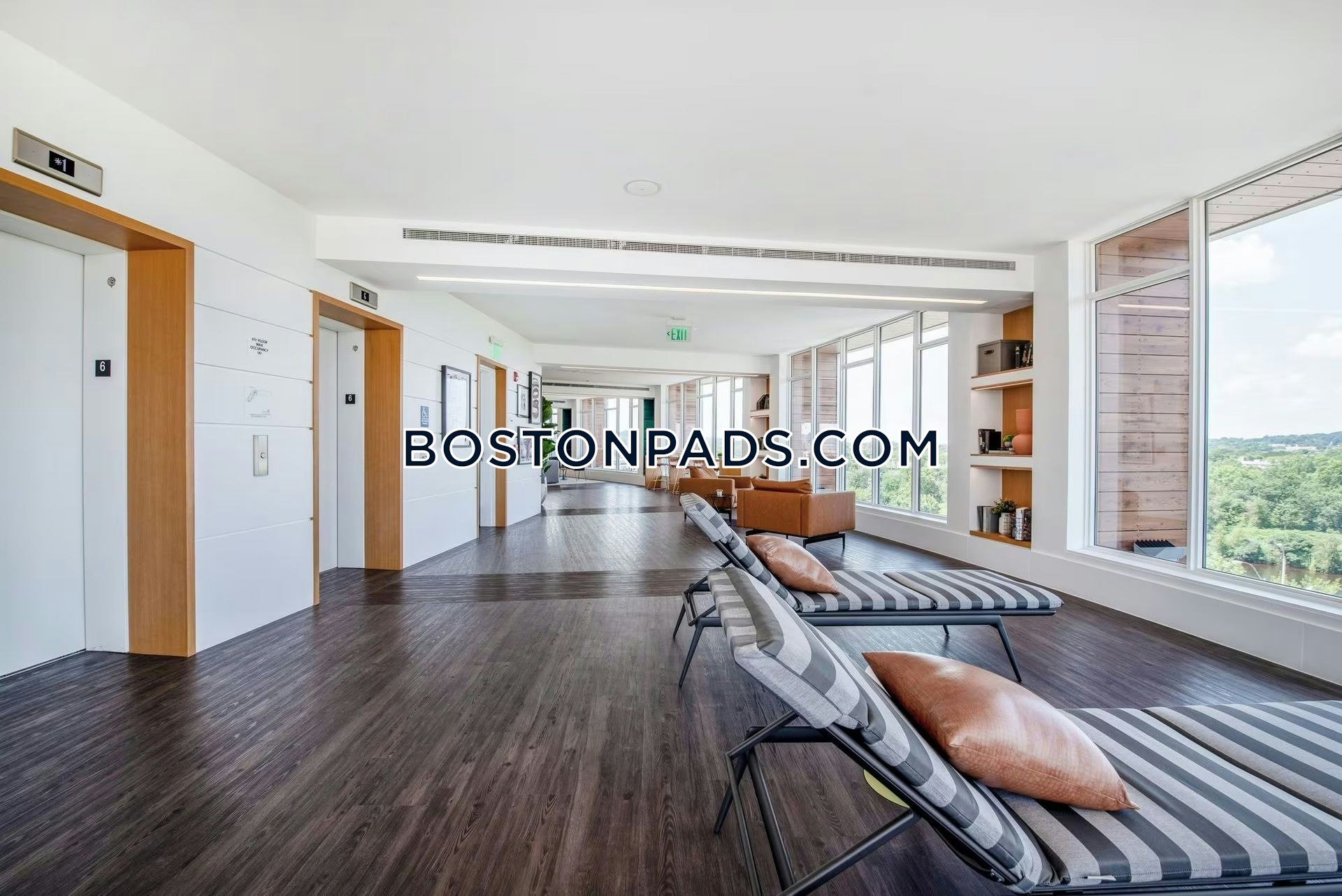 Boston - 0 Beds, 1 Baths