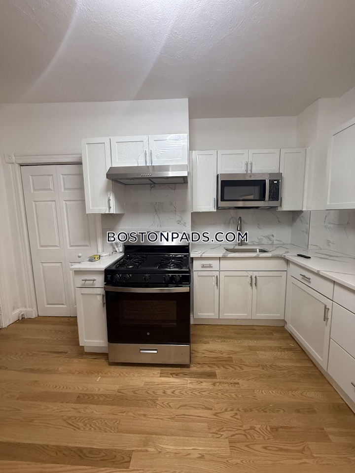 fort-hill-apartment-for-rent-3-bedrooms-1-bath-boston-3300-8033897 