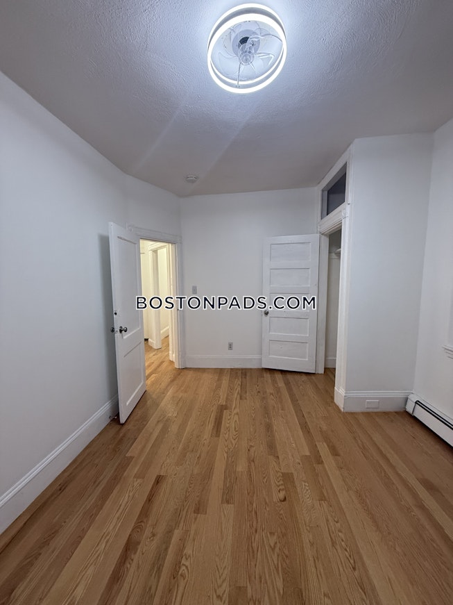 Boston - $2,950+ /mo