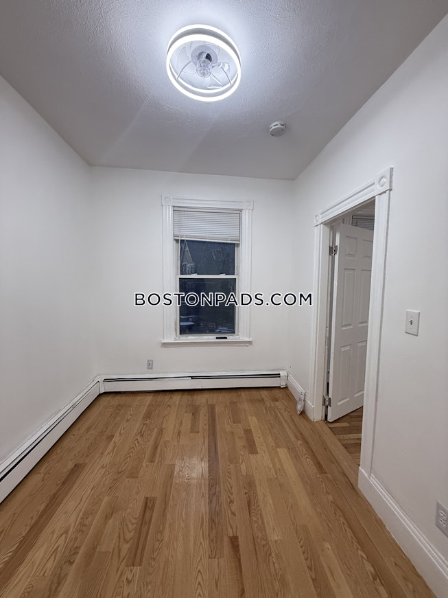Boston - $2,950+ /mo