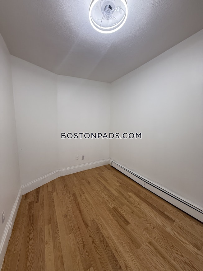 Boston - $2,950+ /mo