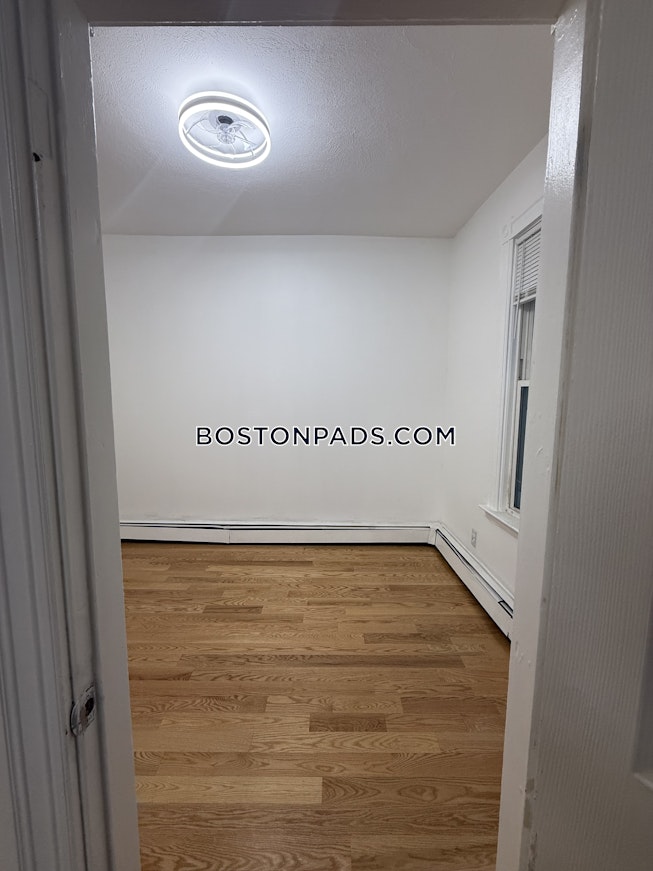 Boston - $2,950+ /mo