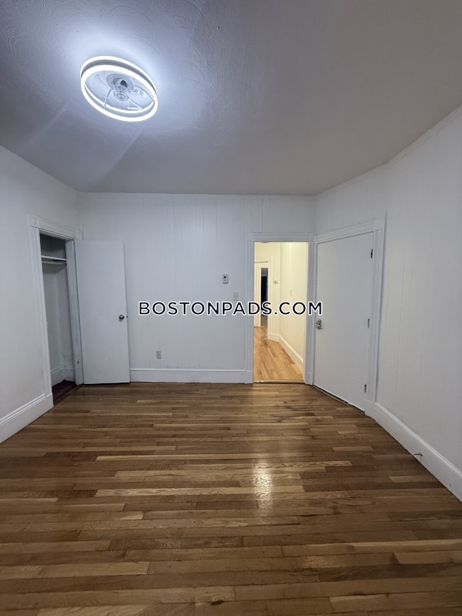 Boston - $2,950+ /mo