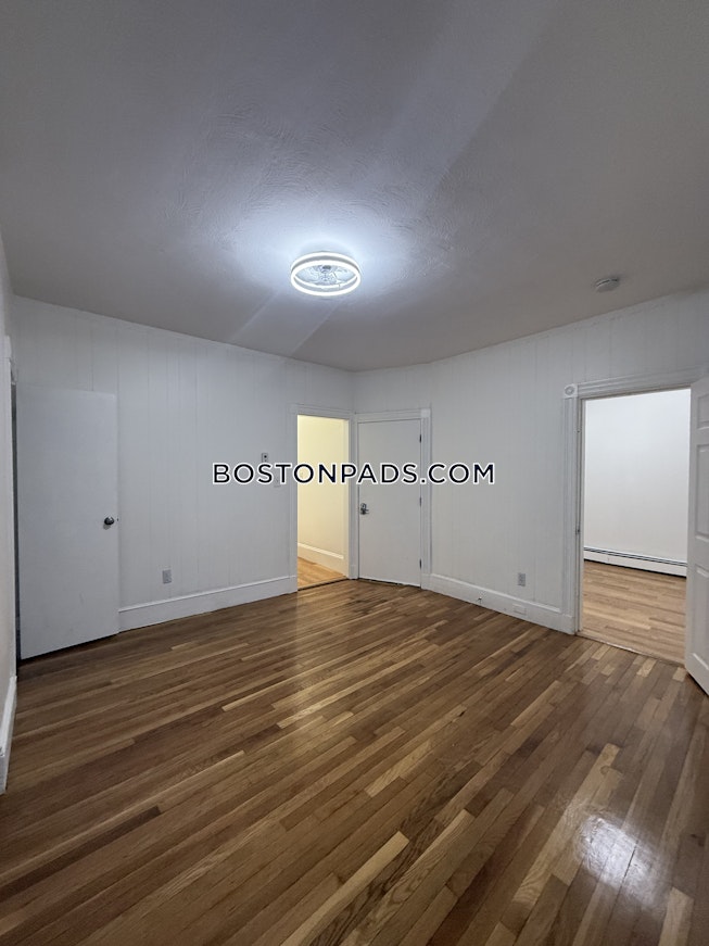 Boston - $2,950+ /mo