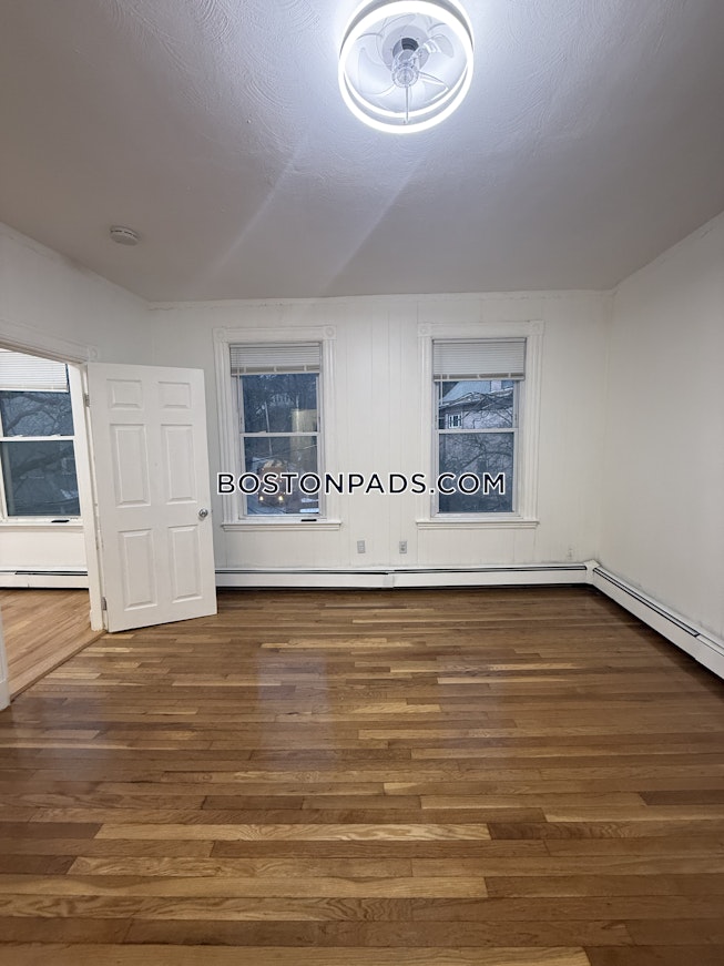 Boston - $2,950+ /mo