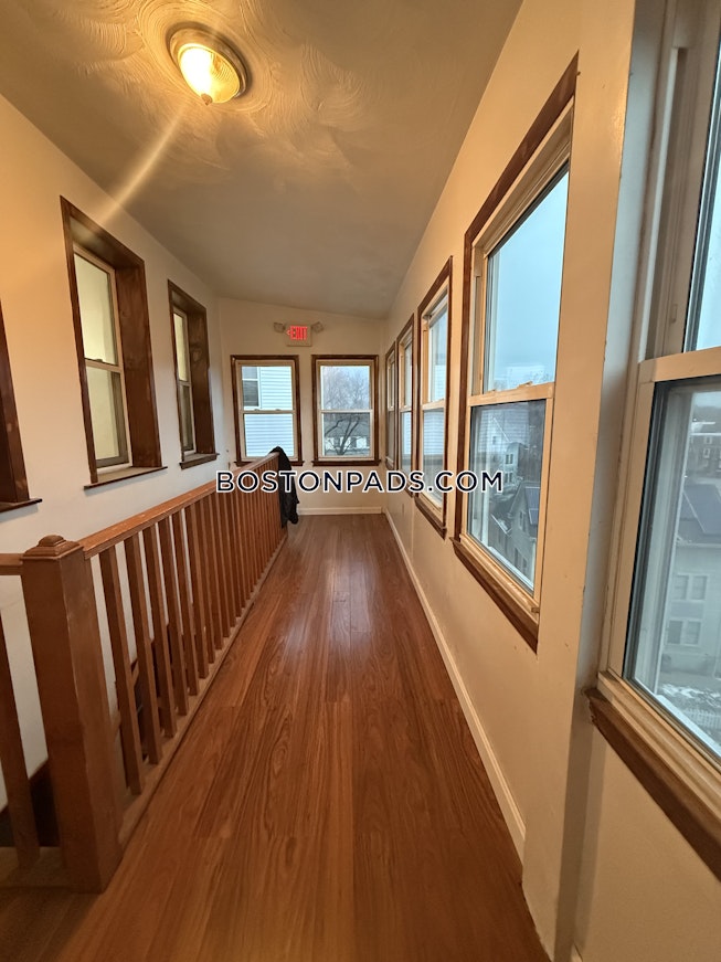 Boston - $2,950+ /mo
