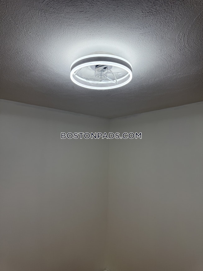 Boston - $2,950+ /mo